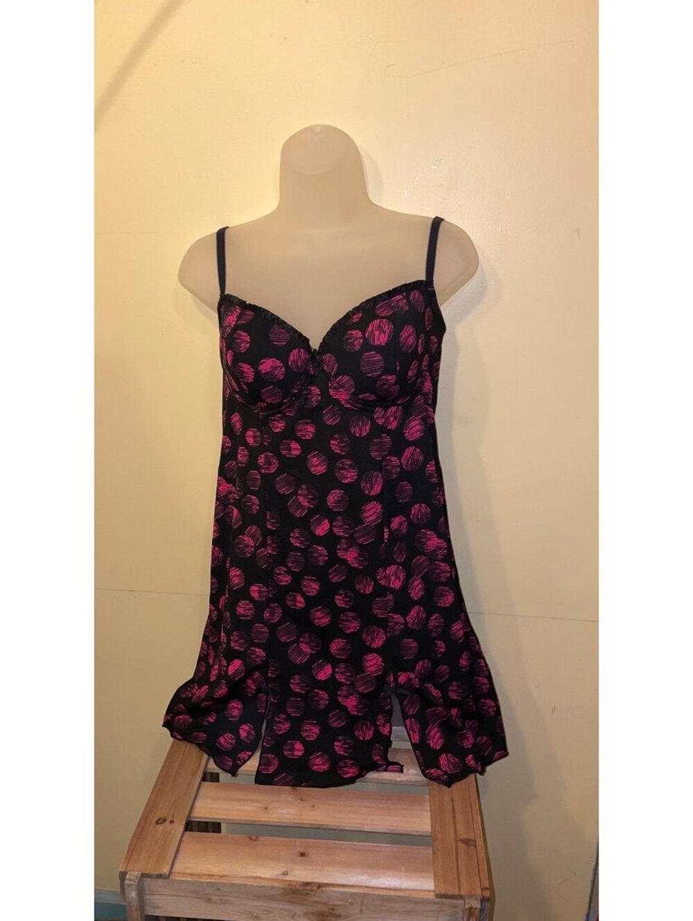 Smart and Sexy Lingerie Black with Pink Dots Size 38 C